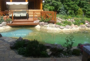 Декоративный пруд на участке